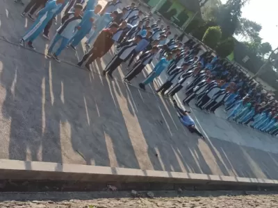 APEL PAGI DI BARAK TENTARA SUMOWONO